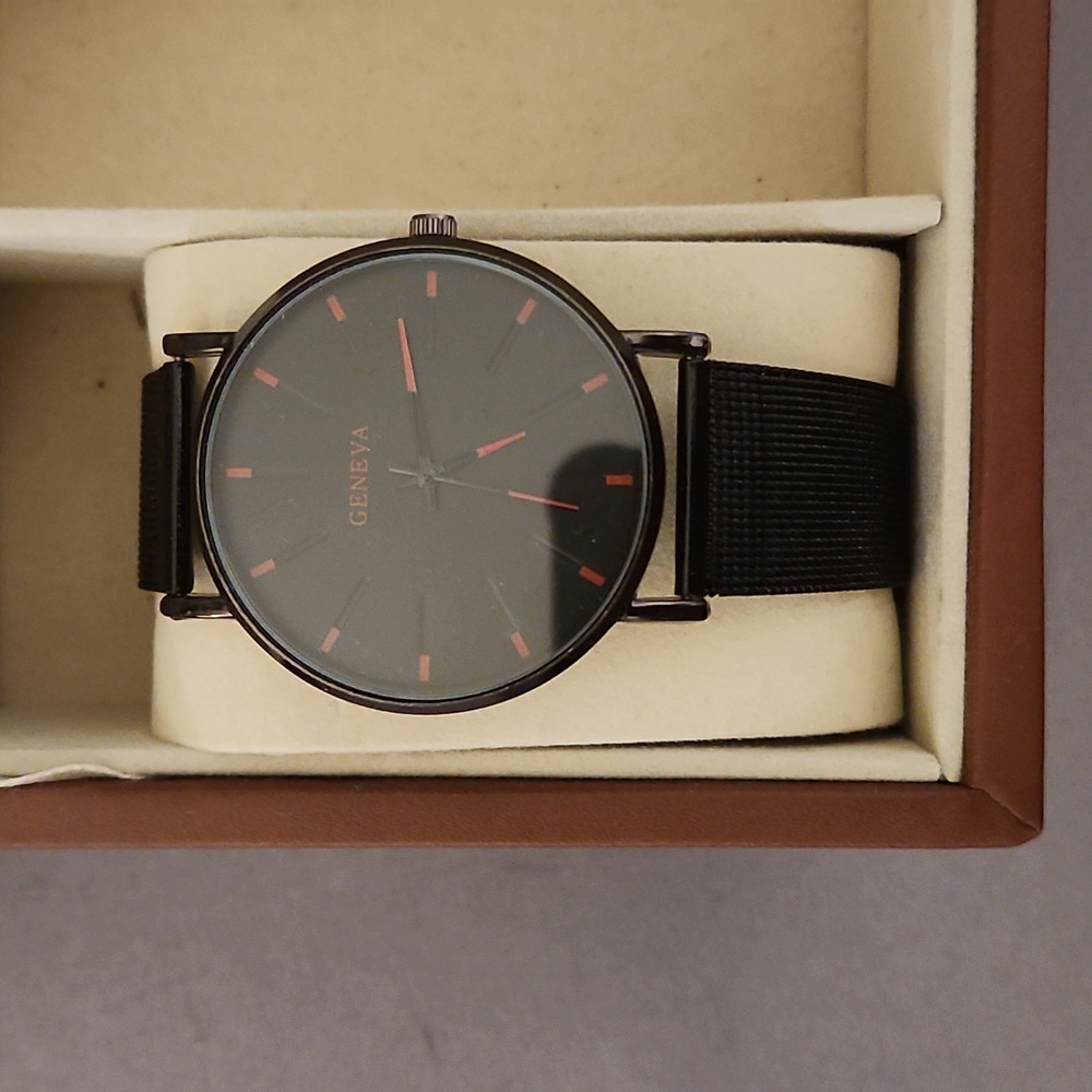 Mens Black  Geneva watck